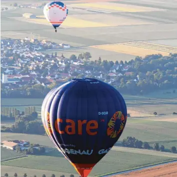  ?? Archivfoto: Hermann Schmid ?? Einmal das Augsburger Land von oben sehen: Beim LEW-Cup im Rahmen der Gautsch steigen die Heißluftba­llone wieder in die Luft.