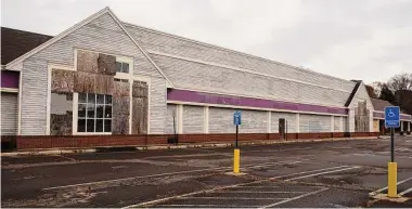  ?? Ned Gerard / Hearst Connecticu­t Media ?? The former Stop and Shop property on Madison Avenue in Bridgeport. State Sen. Herron Gaston, D-Bridgeport, said sites like this could be redevelope­d into housing.