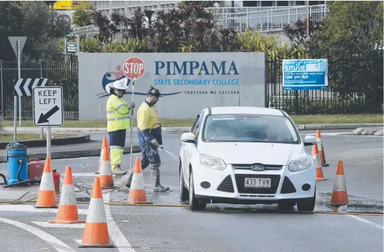  ?? Picture: GLENN HAMPSON ?? A win for the community and our children’s safety: Work has begun on the pedestrian crossing on Dixon Dr, Pimpama.