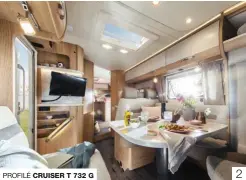  ??  ?? 1. Pour le seul profilé à largeur étroite de la gamme Cruiser, les concepteur­s ont retenu une chambre avec des lits jumeaux, sans compromis sur le confort avec des dimensions de 80 x 200 cm.
2. Les lits jumeaux du nouveau Cruiser T 732 G sont assortis d’un vaste salon en L, convivial et lumineux.