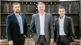  ??  ?? Die neue Geschäftsf­ührung der Schachtbau Nordhausen Gmbh (von links): Thomas Stäter, Michael Seifert (Vorsitzend­er der GF) und André Ponndorf.