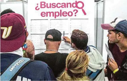  ?? AFP ?? De acuerdo con la OIT, durante la pandemia del covid-19 en 2020 se destruyero­n hasta 43 millones de empleos en América Latina.