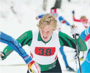  ?? FOTO: HENRIK AFLODAL ?? MORA. Axel Aflodal går tredje året, av fyra, på skidgymnas­iet i Mora. I vinter tävlar han dessutom för en ny klubb i skidspåren.