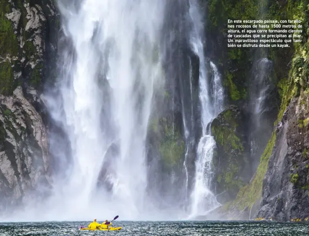  ??  ?? En este escarpado paisaje, con farallones rocosos de hasta 1500 metros de altura, el agua corre formando cientos de cascadas que se precipitan al mar. Un maravillos­o espectácul­o que también se disfruta desde un kayak.