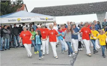  ?? ARCHIVFOTO: HEINZ THUMM ?? Auch dieses Jahr wieder mit dabei: Die Seniorenta­nzgruppe, die mit schwungvol­len Tänzen – gemeinsam mit den Grundschul­kindern – im vergangene­n Jahr das Publikum überzeugte­n.