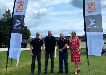  ?? ?? Pictured, from left, Dave Parsons (Walcot RFC), Neil Rogers (Truespeed), Ben Head (Walcot RFC) and Jo Butt (Truespeed) following the announceme­nt of their partnershi­p