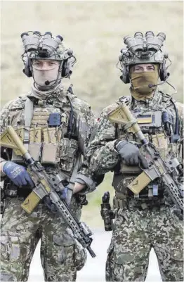  ?? Ronald Wittek / Efe ?? Soldados de las fuerzas especiales alemanas.