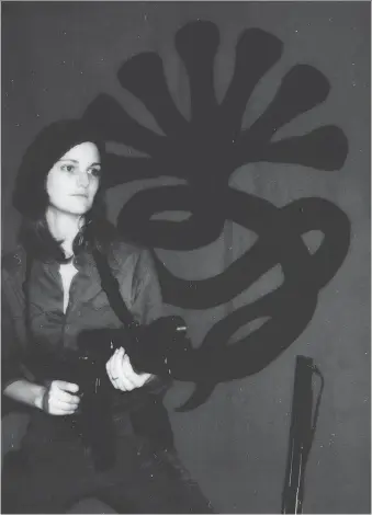  ?? THE ASSOCIATED PRESS/FILES ?? Patty Hearst, seen in 1974 during her time with the Symbionese Liberation Army, is the subject of Jeffrey Toobin’s new book, which also highlights the unrest affecting the U.S. in the ’70s.