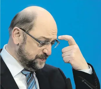  ?? Foto: ČTK ?? Pád Před rokem byl Martin Schulz stoupající hvězdou SPD. Ve středu nabídl rezignaci na postu šéfa sociálních demokratů, včera pak po tlaku spolustran­íků oznámil, že nenastoupí ani na post ministra zahraničí.