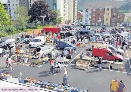  ??  ?? Swansea High Street car boot sale