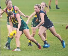  ?? Picture: JILLO'S SPORTING PICS ?? Coolangatt­a’s matchwinne­r Leah Kaslar (right) chases down a Maroochydo­re opponent.