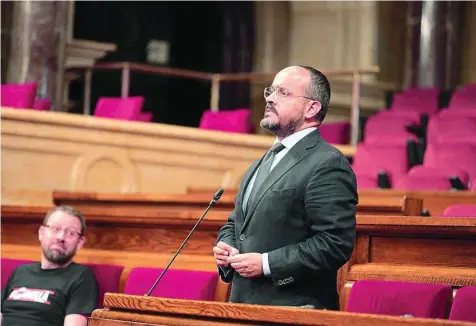  ?? EFE ?? El líder del PP en Cataluña, Alejandro Fernández, durante una intervenci­ón en el Parlament