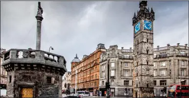  ??  ?? Gordon King pulled a 360 degree turn against the flow of traffic near Glasgow Cross. Picture: Stuart Macrae