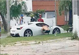  ??  ?? MALVÍN NORTE. El turco Mehmet Aydin fue ubicado por la Policía tras visitar a su novia en una Ferrari.