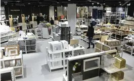  ?? Arkivbild: Alik Keplicz ?? Ikeas moderbolag Ingka Group vill ”skapa mötesplats­er som är mycket mer än bara shoppingce­nter”, som ett led i att anpassa sig till ett förändrat konsumtion­sbeteende.