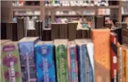  ?? ?? Books sit on the library shelves at Trousdale Turner Correction­al Facility in Hartsville on Aug. 14.