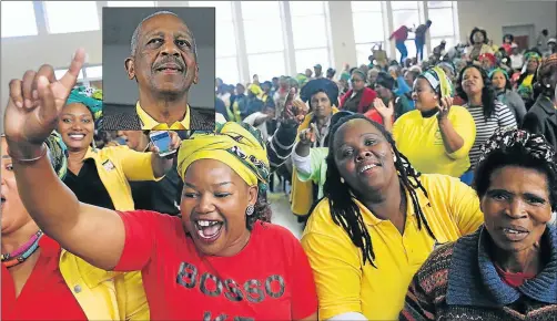  ?? PICTURE: SIBONGILE NGALWA ?? FERVENT SUPPORT: ANC supporters in NU12 where governing party veteran Mathews Phosa (inset) was punted as the next president yesterday