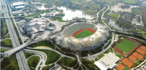  ??  ?? Der Münchner Olympiapar­k macht wegen der Corona‰Krise Millionenv­erluste.