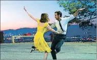  ?? DALE ROBINETTE / AP ?? Una escena de la película La La Land