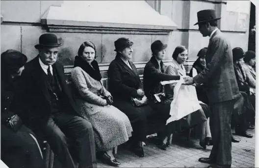 ?? LV ?? Segunda República Imagen de Barcelona en las elecciones generales de 1933, primera vez que las mujeres españolas pudieron votar