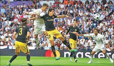  ??  ?? Ronaldo kopt hier de 1-0 binnen voor Real Madrid. (Foto: ESPN)