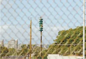  ?? AP FOTO ?? ALERT. A Hawaii Civil Defense Warning Device, which sounds an alert siren during natural disasters, is shown in Honolulu on Nov. 29, 2017. The alert system is tested monthly, but on Friday Hawaii residents will hear a new tone designed to alert people...