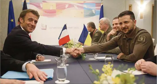  ?? ?? GRUPO DE LOS SIETE. Emmanuel Macron dijo que la presencia de Zelenski en el encuentro en Hiroshima, donde busca afianzar apoyos, “puede cambiar el juego para Kiev”.