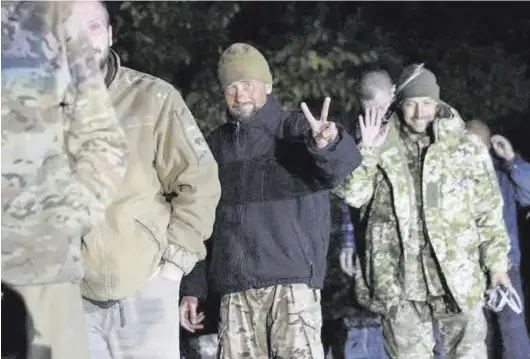  ?? EFE ?? Militares ucranianos fueron devueltos ayer en un intercambi­o con Rusia.