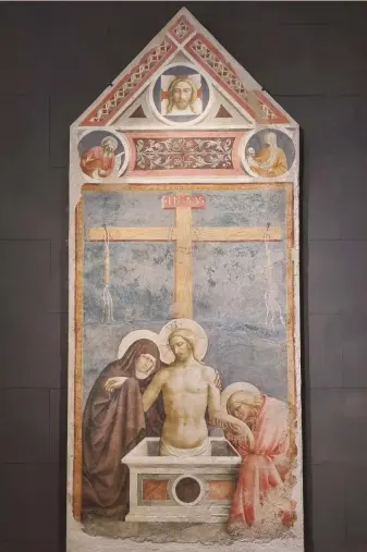  ?? ?? Solennità e dolore. Masolino da Panicale, «Pietà», 1425 o 1427-28, Empoli, Museo della Collegiata di Sant’Andrea