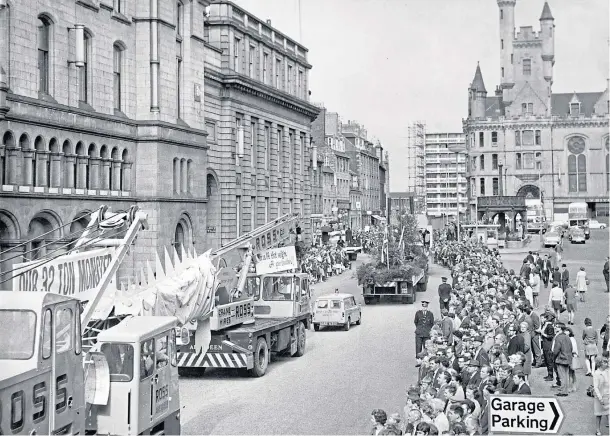  ??  ?? CITY LIVING: The busy scene on Union Street as the Aberdeen Festival Parade makes its way toward the Beach Boulevard in 1968