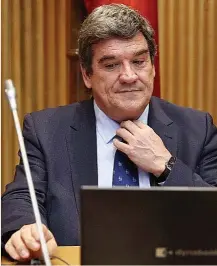  ?? ?? José Luis Escrivá, ministro de Inclusión, Seguridad Social y Migracione­s, ayer, en el Congreso de los Diputados.