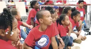  ?? FUENTE EXTERNA ?? Parte de los niños que participar­on en el campamento de la fundación DREAM Project y Los Dodgers de Los Ángeles.