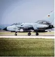  ?? Foto: Weber/Bundeswehr, dpa ?? Deutscher Tornado auf dem Stützpunkt Incirlik.