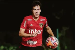  ?? Marcello Zambrana - 20.fev.19/agif ?? Igor Gomes seria o homem ideal para substituir Daniel Alves na armação, mas ele também está treinando com a seleção brasileira em Miami