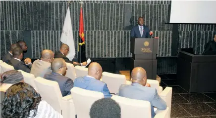  ?? CONTREIRAS PIPA ?? Governador do Banco Nacional de Angola Valter Filipe reconhece a necessidad­e de observação das normas de conformida­de legal