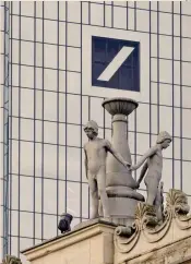  ?? EPA ?? Focus del mercato.La sede di Deutsche Bank a Francofort­e