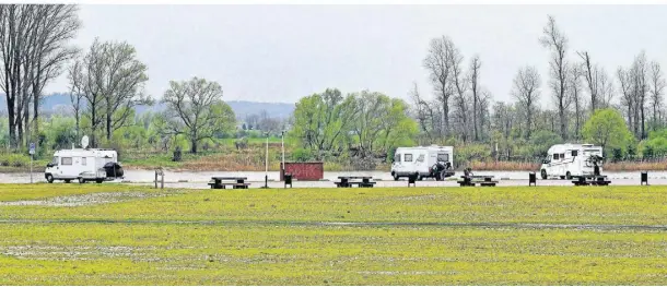  ?? FOTO: THORSTEN LINDEKAMP ?? Ansicht des neuen Wohnmobils­tellplatze­s in Spijk – mit Bick auf Kleve-Salmorth.