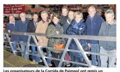  ??  ?? Les organisate­urs de la Corrida de Paimpol ont remis un chèque de 650 € à l’associatio­n Coeur Santé.