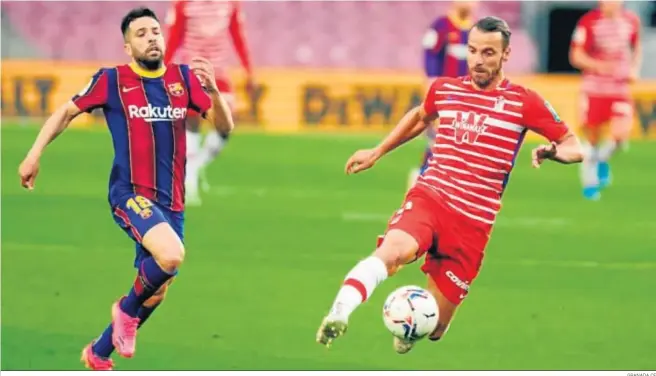  ?? GRANADA CF ?? El Granada CF consiguió una victoria histórica en el Camp Nou pese a estar plagado de bajas.