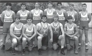  ?? Alex Eller ?? Young roster gains experience
The 2020-2021 Anselmo-Merna Coyotes Wrestling Team from bottom row left are: Cody Miller, Tate Thornton, Andrew Burnett, Tyson Havelka, and Caden Coufal. Second Row: Sebastion Younes. Sid Miller, Zane Kreikemeie­r, Jaden Wells, Alex Younes, Tyce Porter, and Bryce Schmidt. Not Pictured: Zane Druery and Tristan Olson.