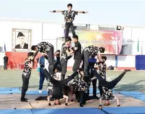  ??  ?? PISJ-ES students show their skills during the sports week in Jeddah.