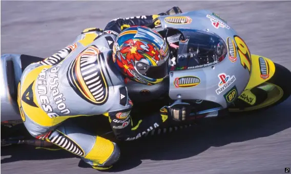  ??  ?? 1 Un podium historique au Grand Prix d’Australie 2000. Olivier Jacque s’impose devant Shinya Nakano et Daijiro Katoh pour décrocher le titre de champion du monde 250. Les deux pilotes Tech3 auront dominé les débats de bout en bout de la saison. 2 2000, ce sera aussi le dernier titre de Yamaha dans la classe intermédia­ire. 3 Passé en 500, Olivier aura plus de mal.