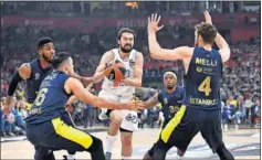  ??  ?? TODO UN LÍDER. Sergio Llull ha ganado su segunda Euroliga.