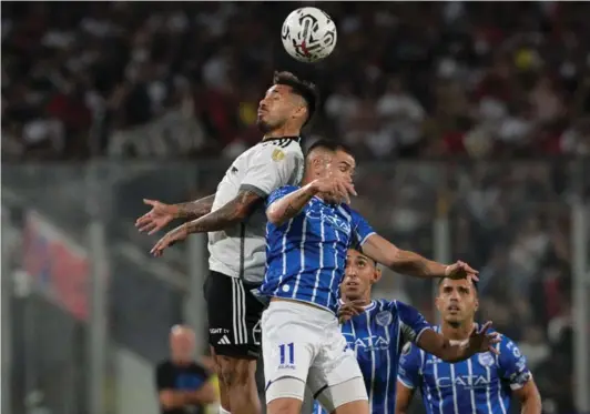  ?? ?? ► El gran dilema de Jorge Almirón sigue siendo el once titular que jugará el duelo de Libertador­es.