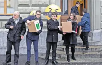  ??  ?? Die Initianten des Referendum­s gegen das Geldspielg­esetz hatten Unterstütz­ung aus dem Ausland.