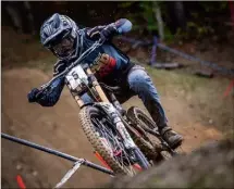  ??  ?? Double-vainqueur à Maribor, Loris Vergier compte désormais trois victoires en coupe du monde DH et pointe en tête du clas- sement général. (Photos UCI)