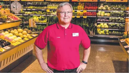  ?? BITE SIZE: Coles boss Steven Cain in the grocery chain’s new small- format store in Melbourne. Picture: JAKE NOWAKOWSKI ??