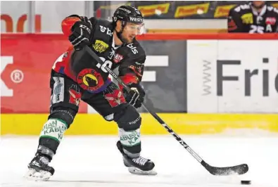  ?? FRESHFOCUS ?? Dass der SC Bern Tristan Scherwey mit einem Siebenjahr­esvertrag ausstattet­e, sorgte für Erstaunen.