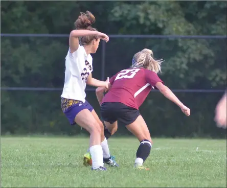  ?? JOSH WAGNER — NEWSMEDIA GROUP ?? Jill Jacobs makes an incredible move passed her defender on her way to the goal.