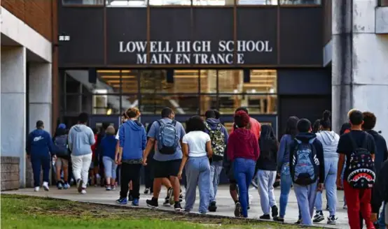  ?? DAVID L RYAN/GLOBE STAFF ?? “A majority of students only feel safe and secure when we have our phones on us,” said Kendrick Del Orbe, 17, a Lowell junior.